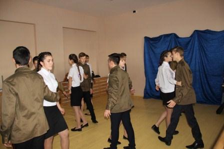 В школе № 4 прошел конкурс «Большие танцы»