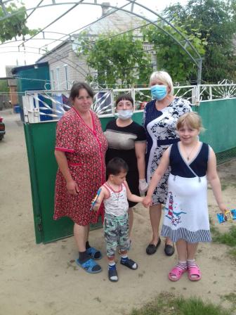 Поздравили детей с праздником