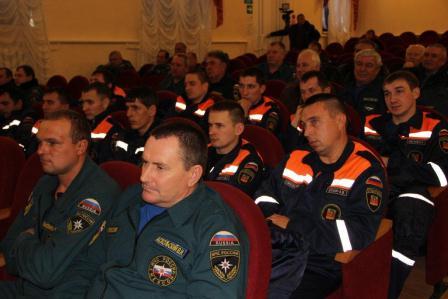 В Тбилисском районе с профессиональным праздником поздравили спасателей