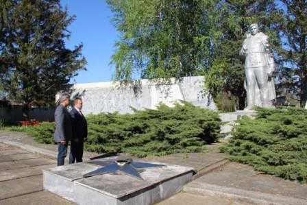 Евгений Ильин посетил Песчаное и Ванновское сельские поселения