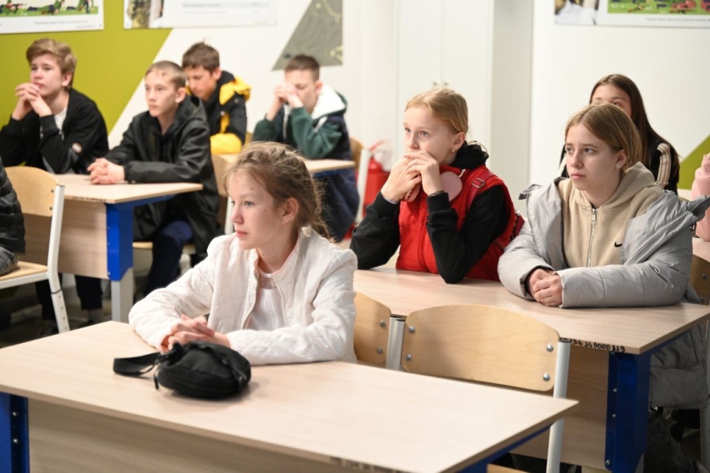 Юные тбилисцы побывали в военно-патриотическом центре «Патриот» Юные тбилисцы побывали в военно-патриотическом центре «Патриот»