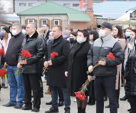 В Тбилисском районе почтили память погибших в Чеченской республике В Тбилисском районе почтили память погибших в Чеченской республике