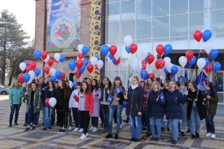 Тбилисцы отмечают День народного единства