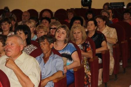 Работников социальной сферы поздравили с профессиональным праздником