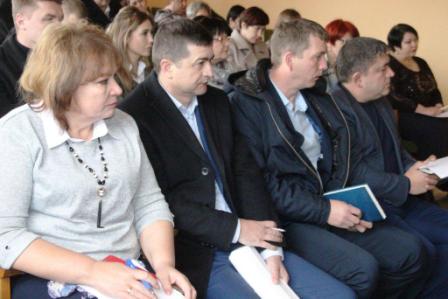 Глава района провел планерку в Ловлинской
