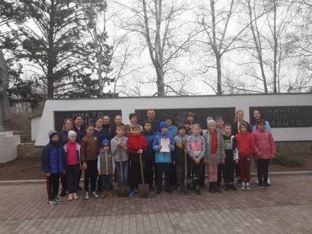 Патриотическая акция - "Сирень 45-го" 