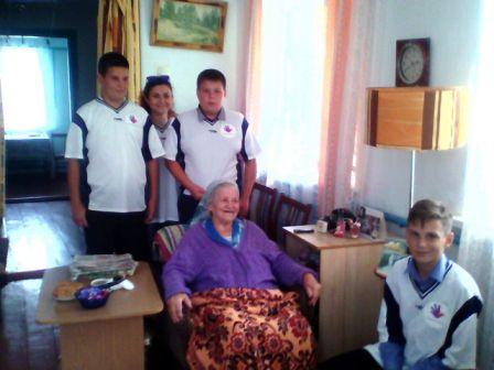 Ловлинские волонтеры помогли вдове ветерана