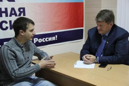 Прием граждан проводит А.Ткачев