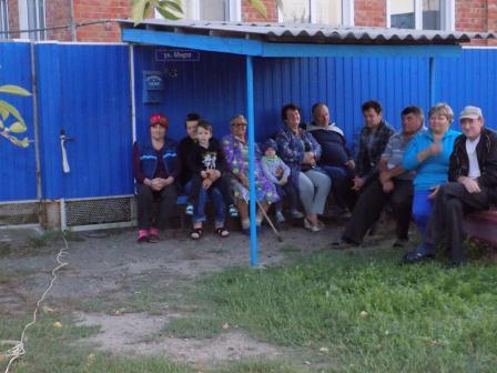 В Ловлинской на улице Мира прошел праздник «Моя родня улица»