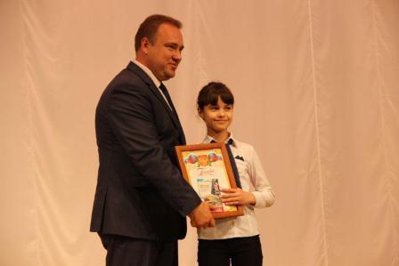 Одаренных школьников наградили в Тбилисском районе