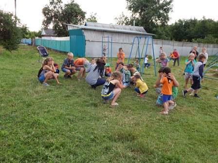 В Тбилисской на улице Набережной заработала летняя развлекательная площадка