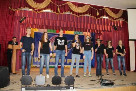 В полуфинал школьной Лиги КВН вышли 5 команд