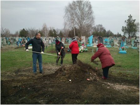 Жители Тбилисского района вышли на уборку территорий