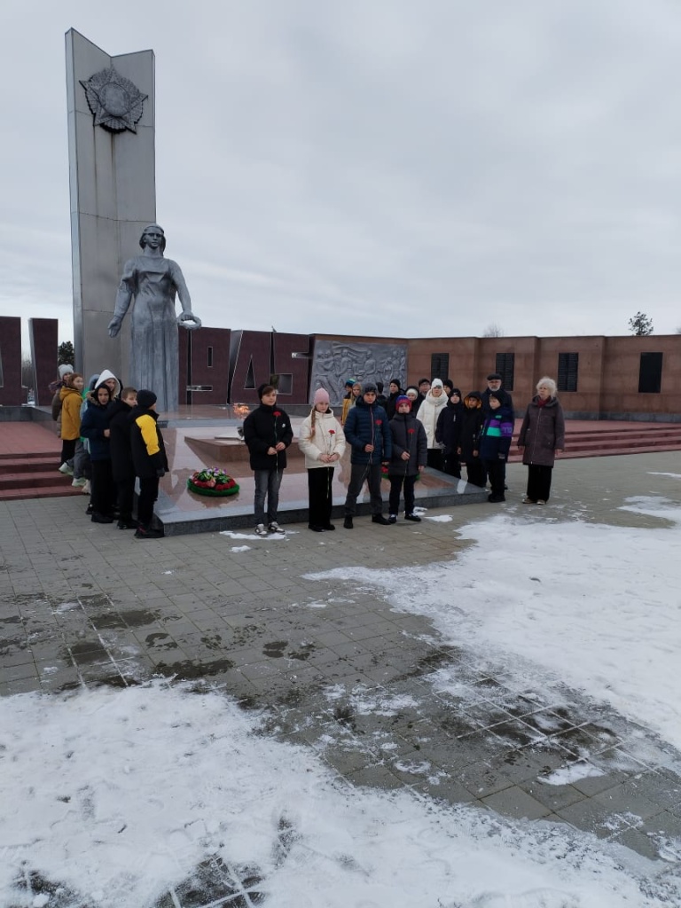 Урок мужества для учащихся ловлинской школы провели сотрудники архива